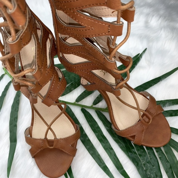LILIANA~GLADIATOR SANDALS~BROWN~LACE UP~ZIPPER - Picture 3 of 5